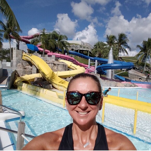 Meet your Posher, Daniela - Picture 9 of 16